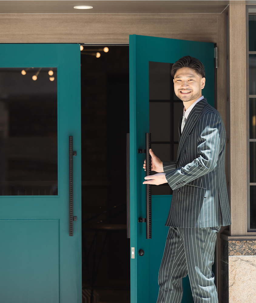 Barber shop in Osaka welcoming tourists and business travelers