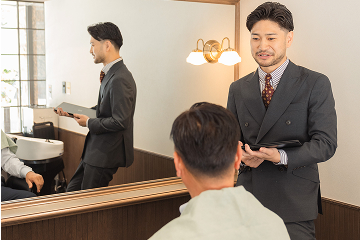電子カルテを使用したカウンセリングの様子